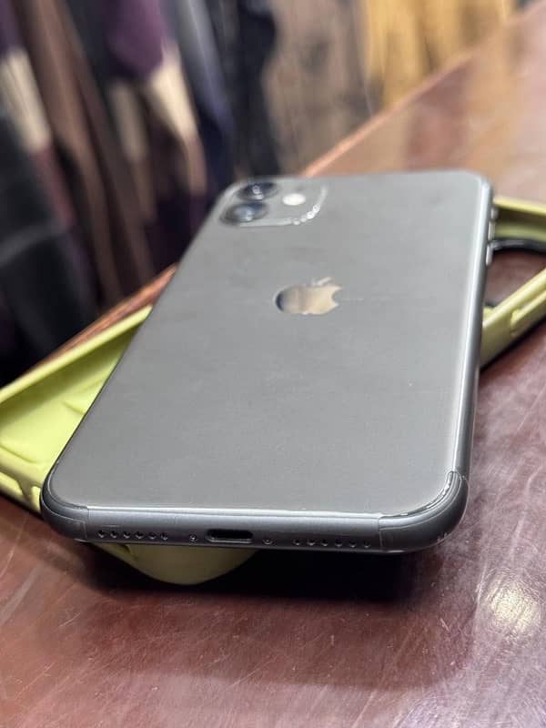 Iphone 11 Non pta JV 64 gb condition 10/10 1