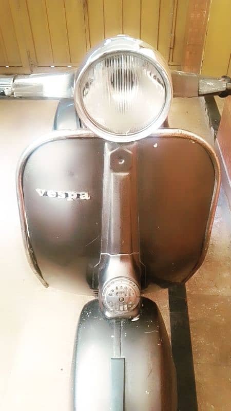 Vespa 200cc Italy assembled 1