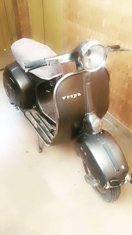 Vespa 200cc Italy assembled 6