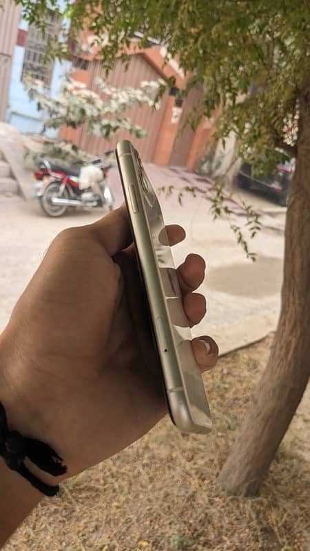 IPhone 11 non pta 1