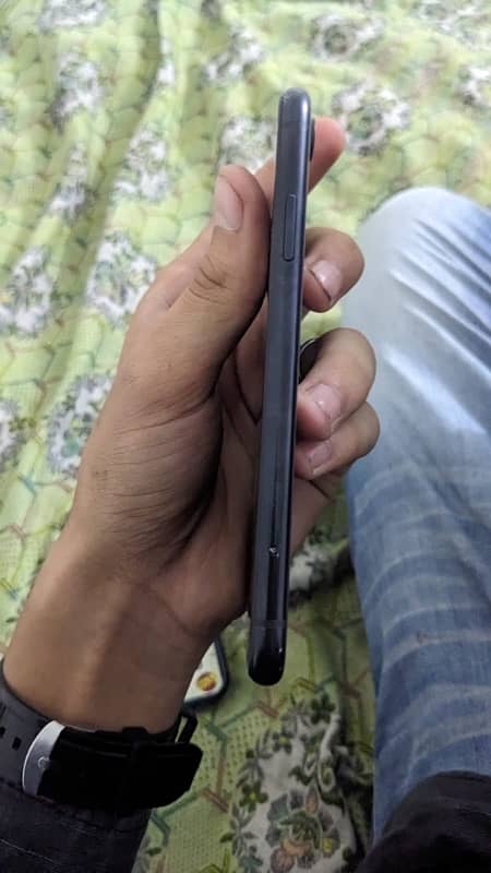 iPhone XR 64 GB JV Battry health 79% 2