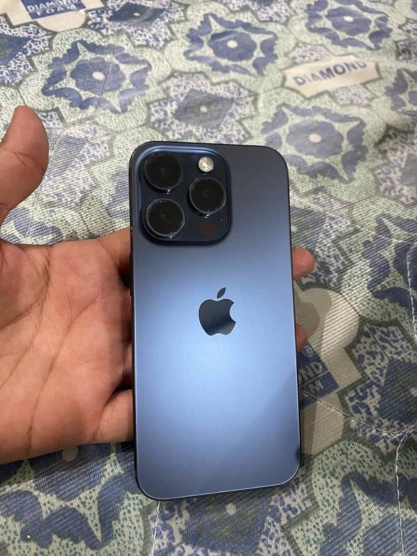 I phone 15 pro blue 0