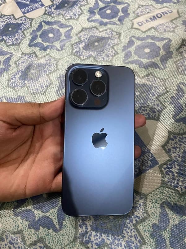 I phone 15 pro blue 1