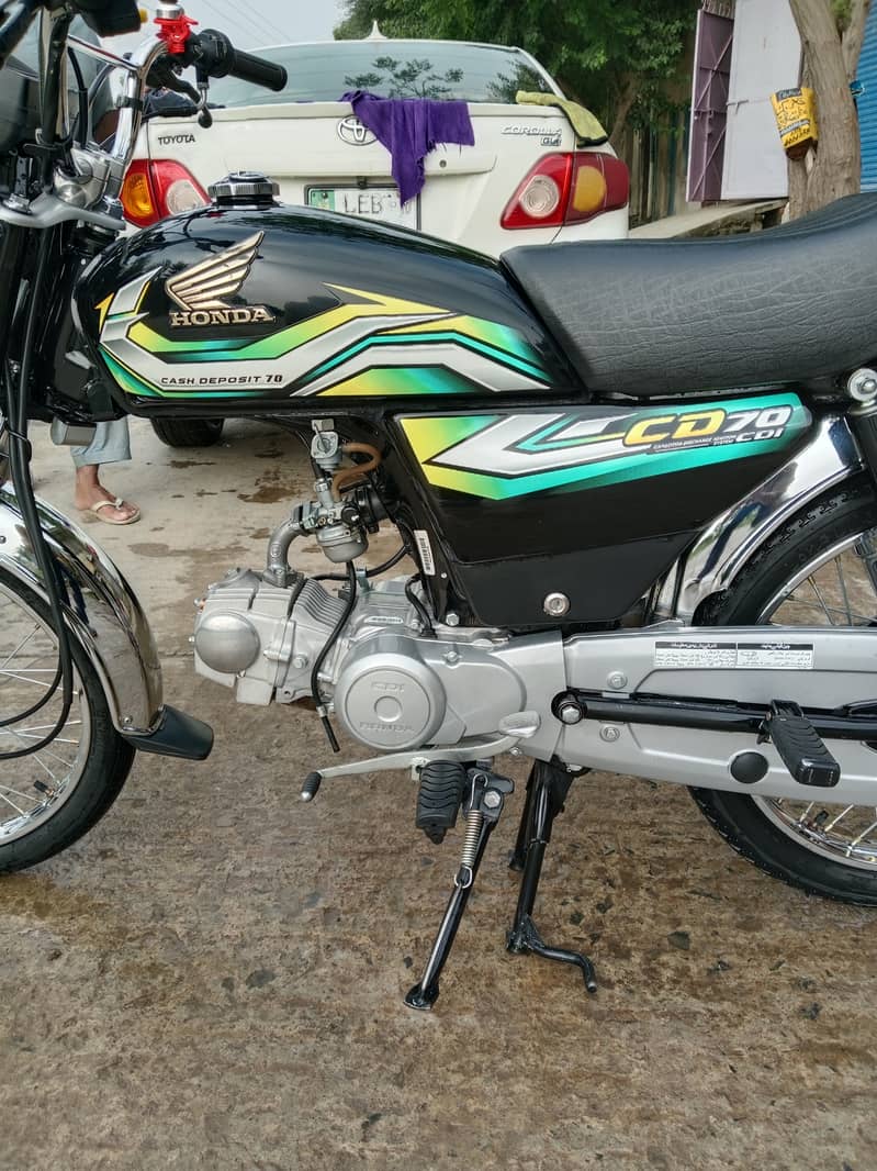 honda 70 model 24 sticker 23 outclass condition no any problem in bike 0