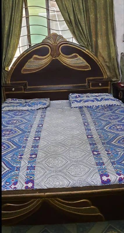 Double bed with dresaing table 8