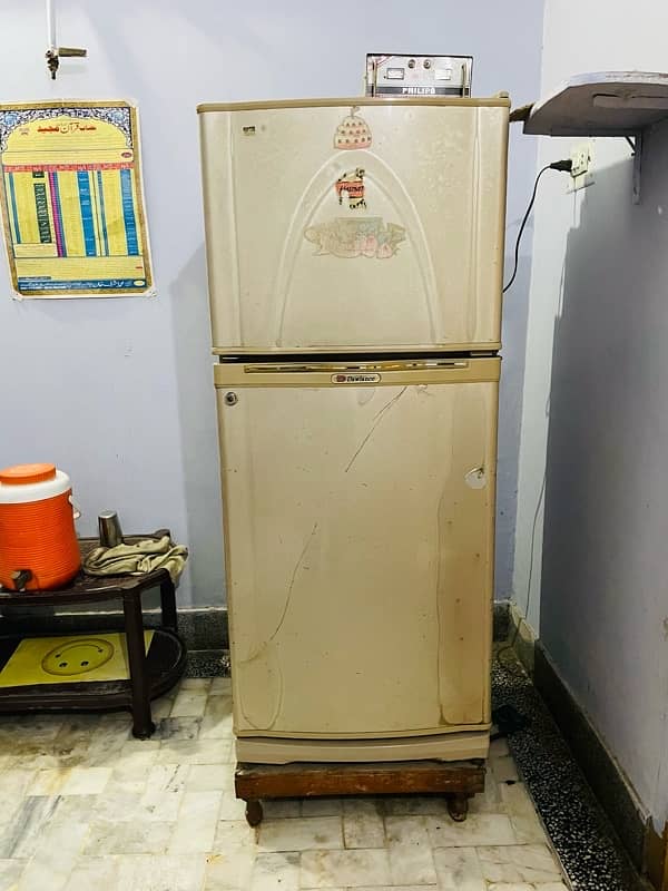 Dawlance Medium Size Fridge For Sale 2