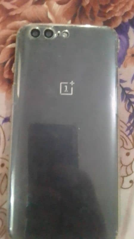 I am selling one plus 5 glass break. 03049999653 1