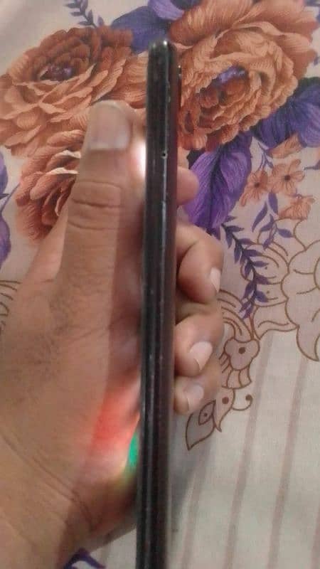 I am selling one plus 5 glass break. 03049999653 3