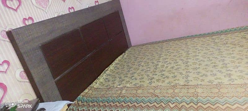 double bed with matress 98% ok 3