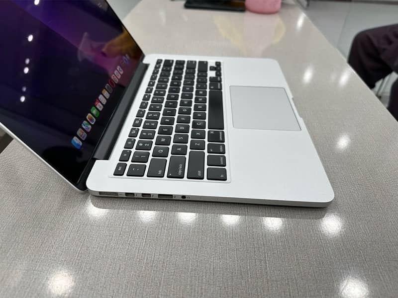 MacBook Pro (Retina, 13-inch, Early 2015)  15 5th   Ram 8GB 250gb Ssd 0