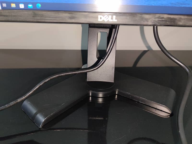 Dell LCD 1080p Monitor 2