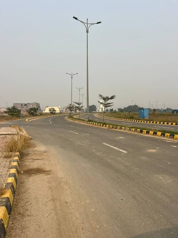 BLOCK Z5 PLOT NUMBER 65 PRICE 48 LAC NDC APPLY 9