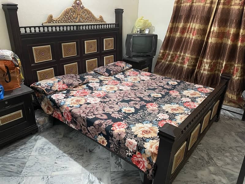 Latest Bed set and dressing 0