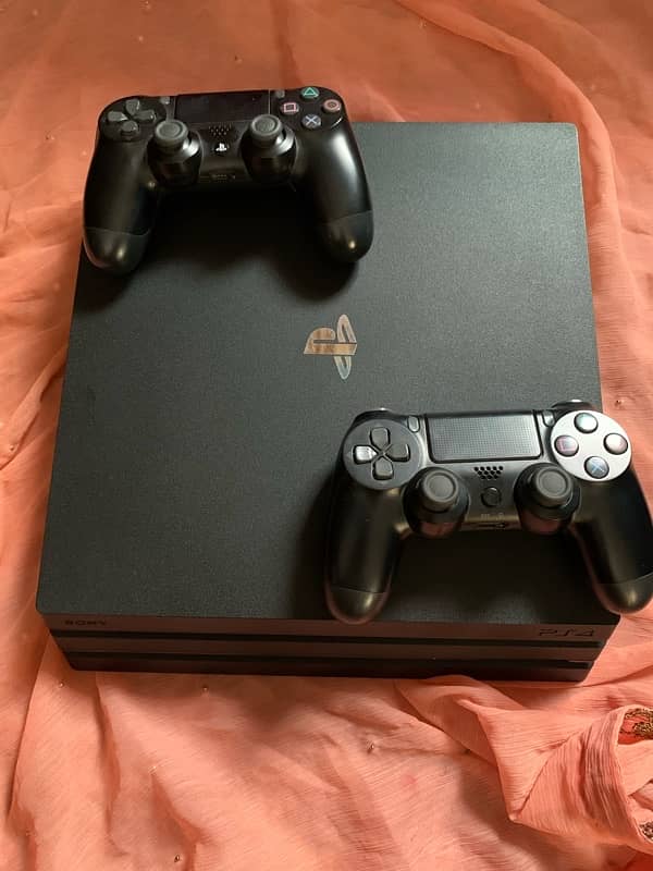 PS4 PRO 1TB + 2 CONTROLLERS AND 3 GAMES (TAKKEN 7)(UNCHARTED4) 1