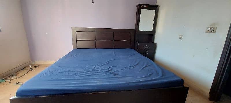 kind size bed with metress and dressing for sale 2