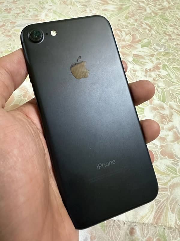 iPhone 7 128GB Non-PTA 1