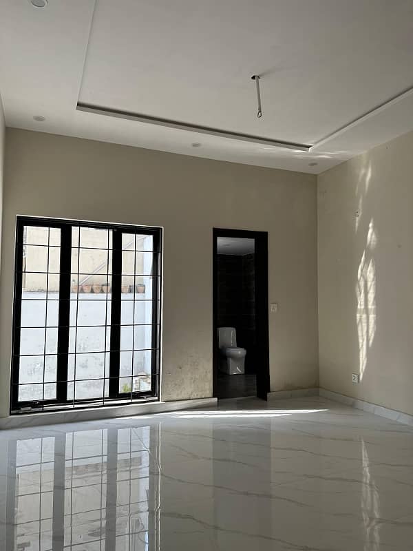 10 Marla Beautifully designed Upper Portion For Rent In Park View City Lahore. 2