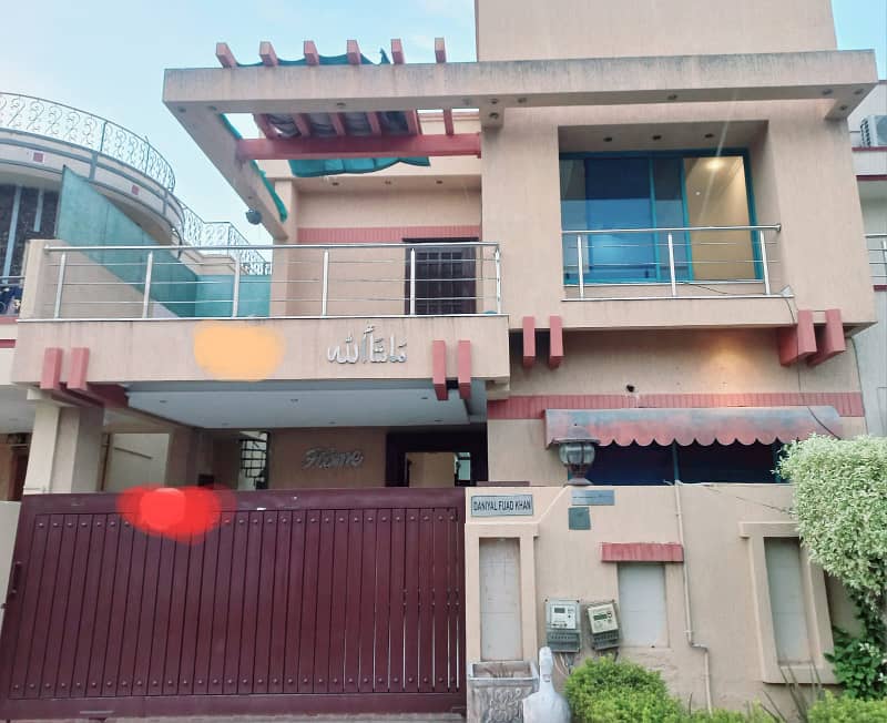 10 Marla fully furnished house available for Rent 18