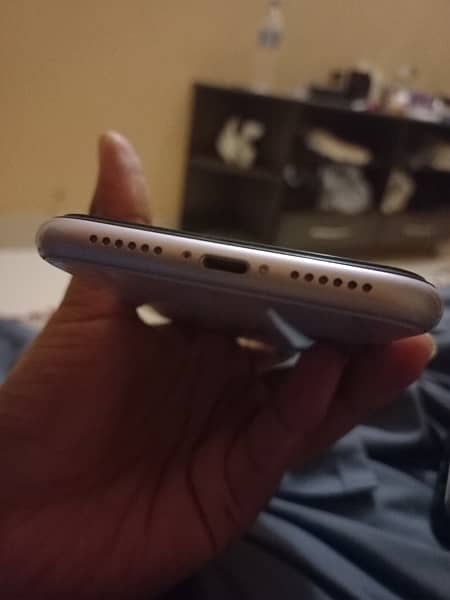 iphone 11 PTA Approved 90% BH 4