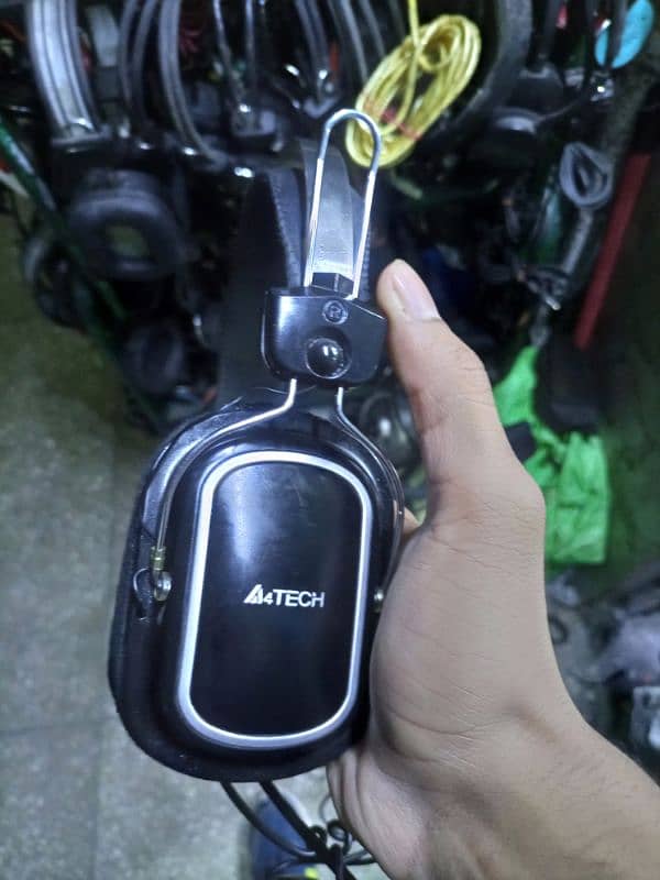 A4 Tech HS 50 Head phones with active noice cancellation 0