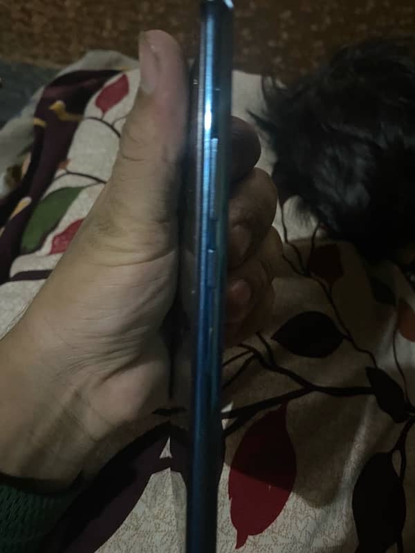 vivo s1 4  128   just panl  change hona hn baki all ok hn 03288045937 3