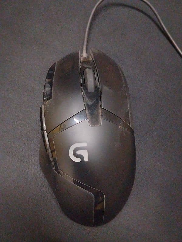 Logitech G402 Hyperon Fury 2 Months Used With Box 1