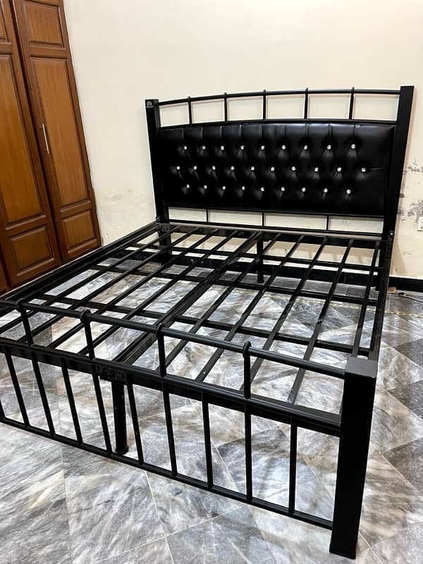 King Size Bed, Excellent Condition 1