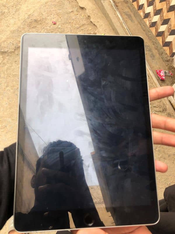 ipad 9 genration 10by10 with box all ok total orignal  best battry t 2