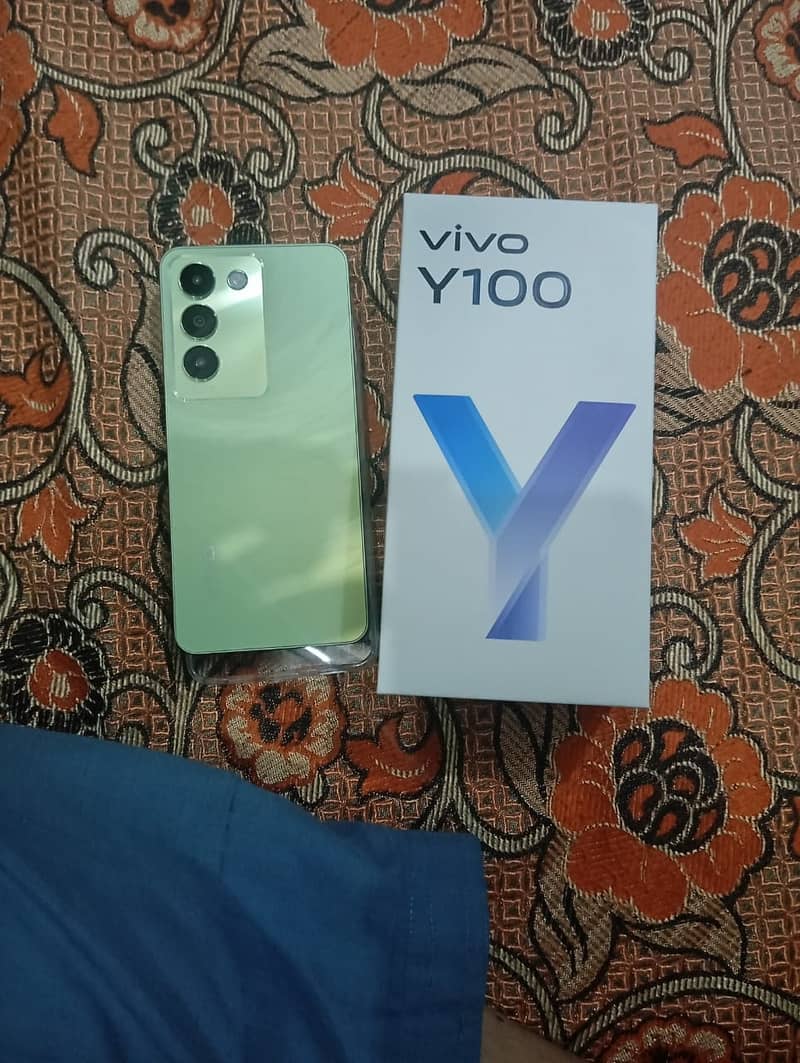 Vivo y100 0