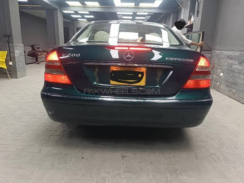 Mercedes Benz E200 E Class 2005 B/T Corolla,Civic,Axio,Premio 3