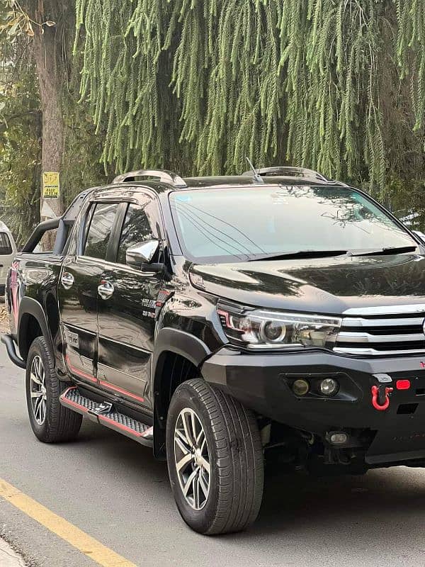 Toyota Hilux 2020 1