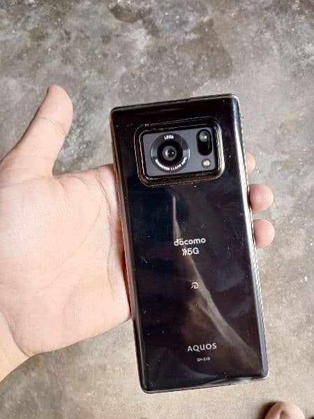 Sharp Aquos R6 3