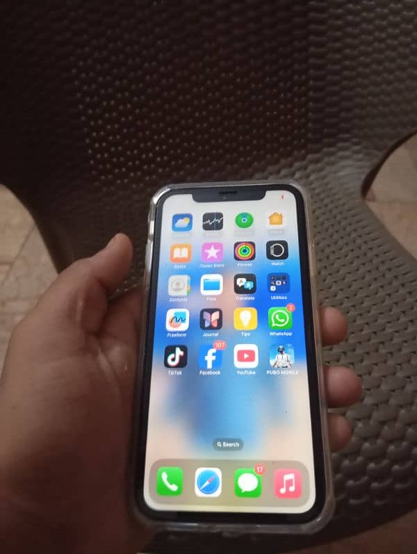 I phone 11 64 GB factory unlock white colour 2