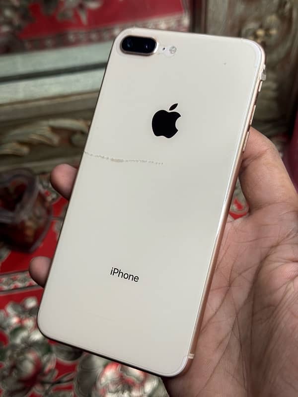 I AM SALING IPHONE 8plus 10 BY 10 CONDATION FECTORY UNLOCK URGENT SALE 1