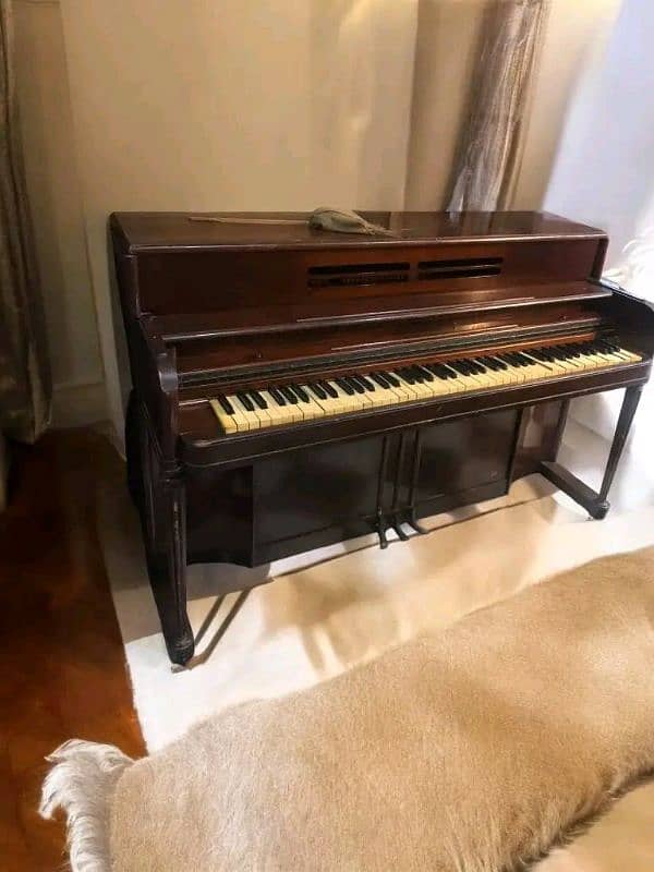 Old piano working and very good  wood company kimball Chicago 1