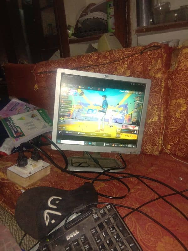 lcd  fore sale 0