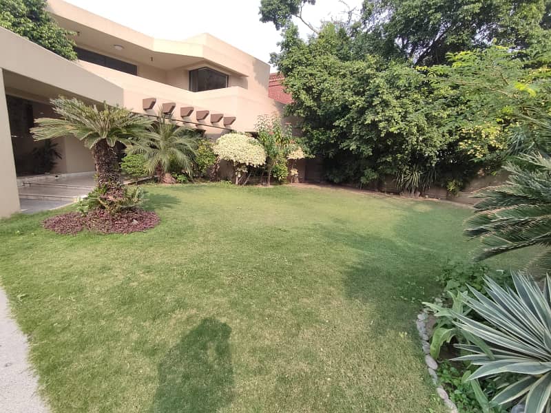 Two Kanal Bungalow With Swimming Pool Available On Rent At Prime Location Of DHA Phase 03 11