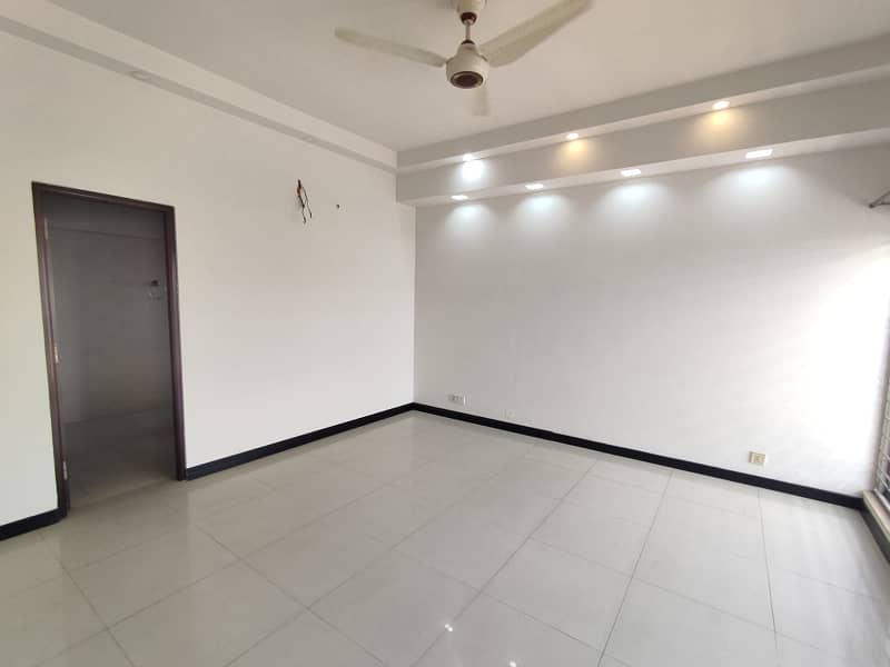 1 Kanal Bungalow Upper Portion Available For Rent In DHA Phase 7 Lahore 5