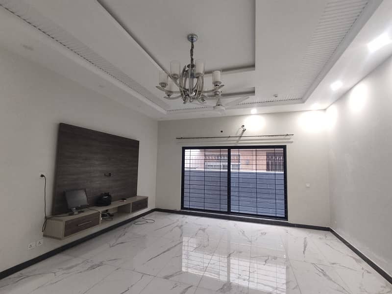 1 Kanal Bungalow Upper Portion Available For Rent In DHA Phase 7 Lahore 13