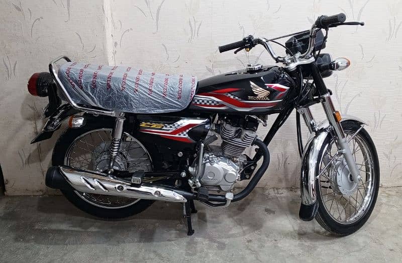 Honda CG 125 2024 model Karachi num 03278228900 1