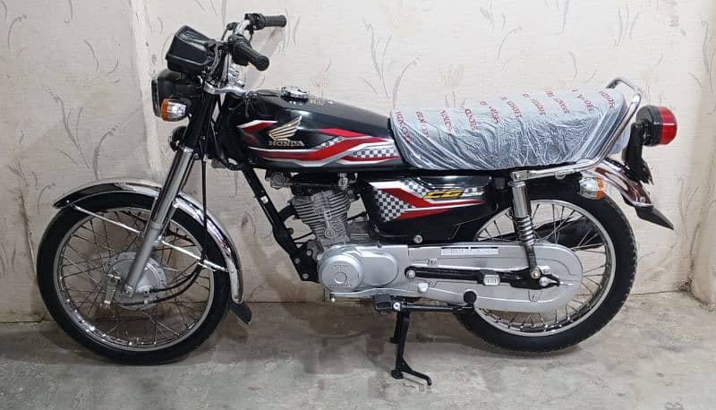 Honda CG 125 2024 model Karachi num 03278228900 2