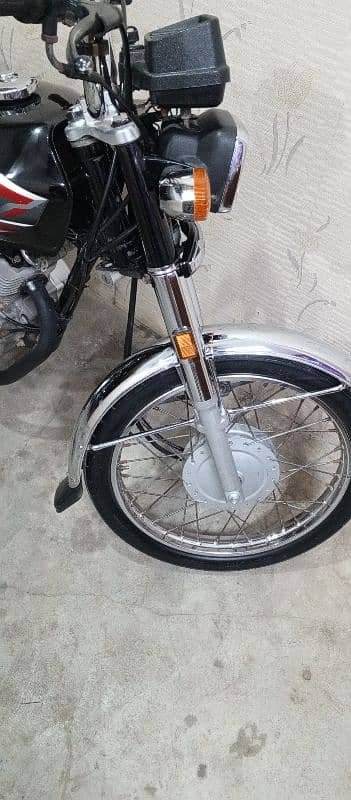 Honda CG 125 2024 model Karachi num 03278228900 4