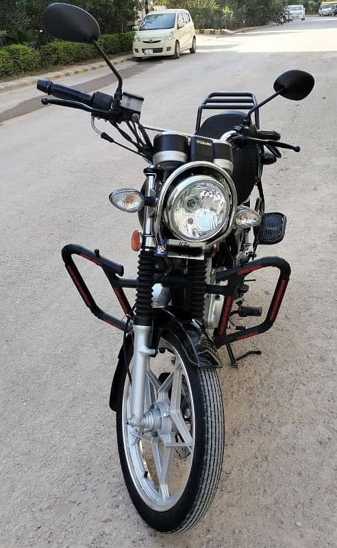 Suzuki GS 150 se brand new just like new bike 0