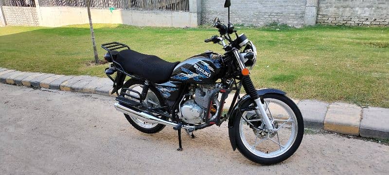 Suzuki GS 150 se brand new just like new bike 1