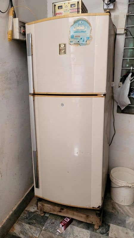 Dawlance full size refrigerator 0