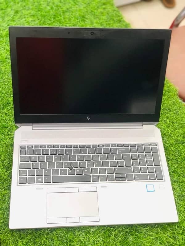 -HP ZBOOK 17 G5 (DIAMOND CUTT EDITION) 8th Generation 1