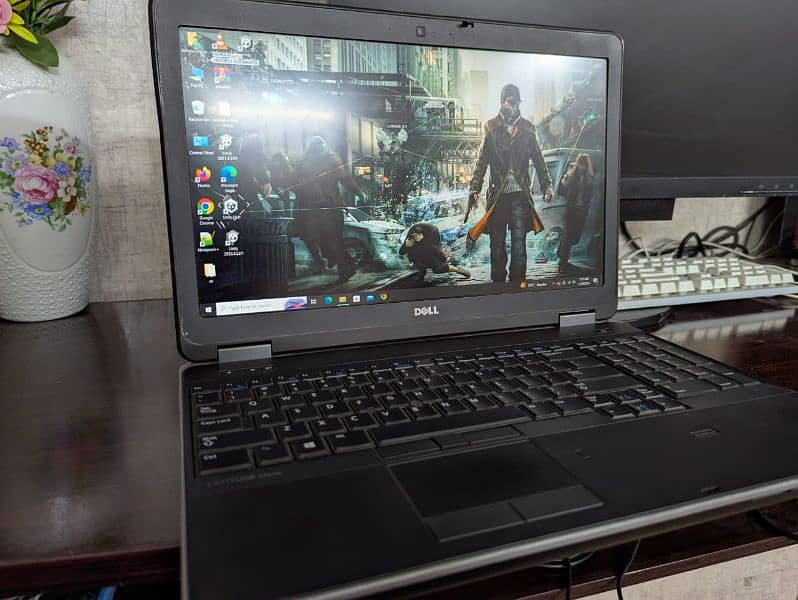 Dell Latitude E6540 0