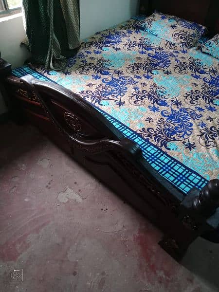 king size bed ha achi condition hy with matress 5