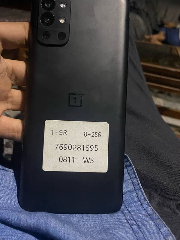 one plus 9r  in new condition snapdragon 865 5