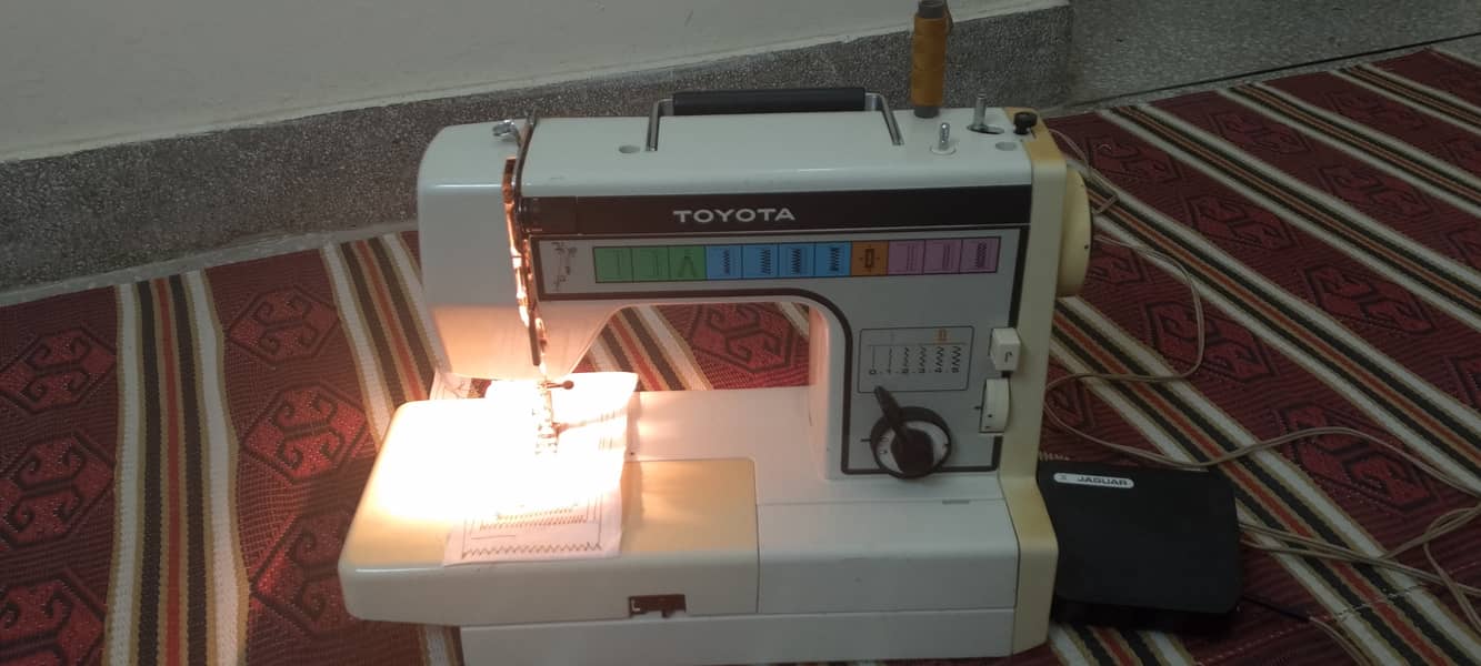 Toyota sewing machine for sale in 10/10 condition. 1